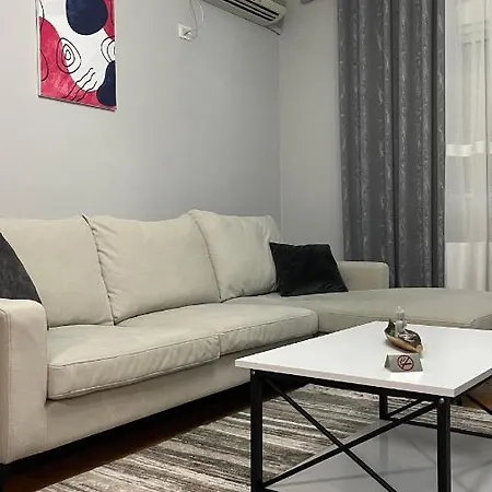 One-bedroom Near U.s. Embassy