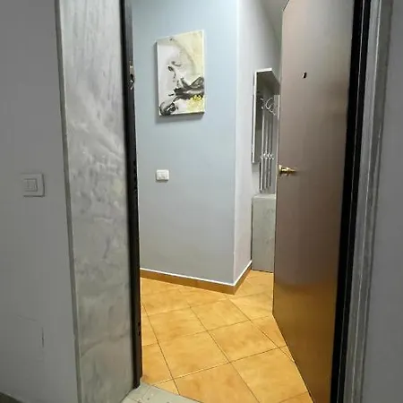 One-bedroom Near U.s. Embassy
