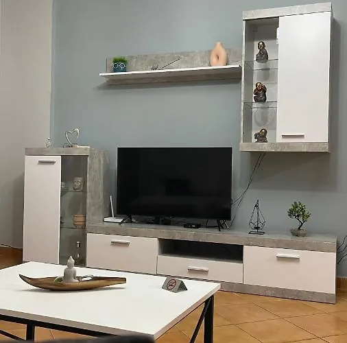Apartment One-bedroom Near U.s. Embassy *