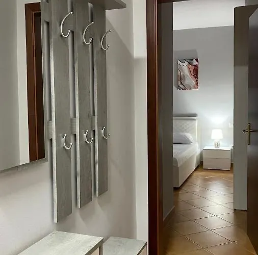 One-bedroom Near U.s. Embassy Apartmán *